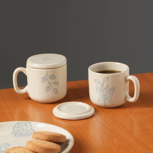 Fashionable And Practical Set Of 2 Ceramic Cups With Lids